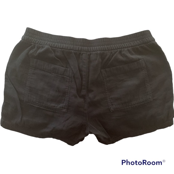 ✨OLD NAVY SHORTS SIZE L - Picture 2 of 3
